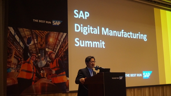 이성열 SAP코리아 대표가 ‘SAP 디지털 제조 서밋’에서 환영사를 하고 있다.