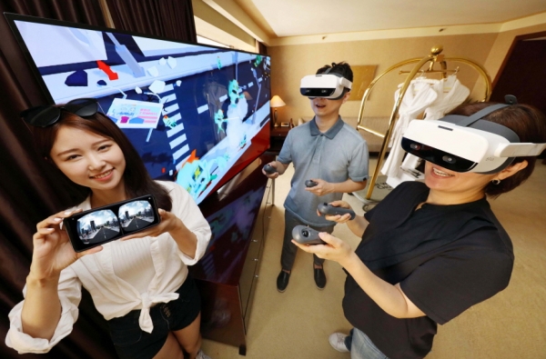 LG유플러스 여름 휴가철 호텔 이용객을 대상으로 클라우드 VR 서비스를 제공한다.