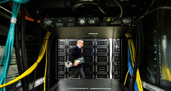 스웨덴 린셔핑대학은 ‘엔비디아 DGX 슈퍼POD’로 스웨덴 최고의 AI 슈퍼컴퓨터를 구축했다.