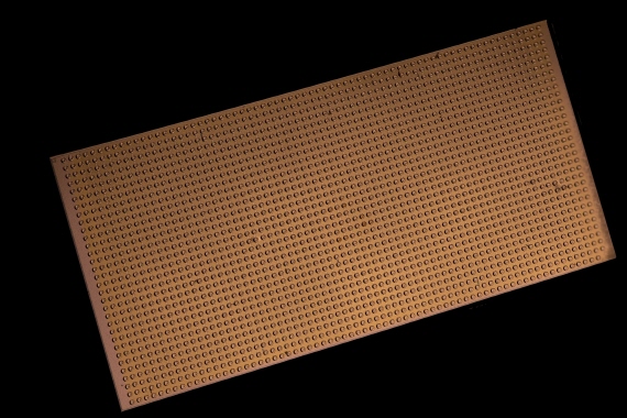 2세대 뉴로모픽 연구 칩 '로이히2' 다이 실물 크기 비교