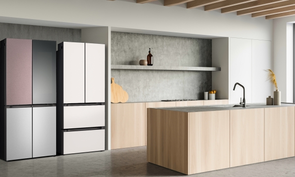 새롭게 출시되는 LG 디오스 ‘상냉장 하냉동 냉장고’(왼쪽)와 ‘김치냉장고’가 배치된 인테리어.