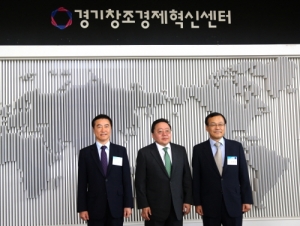 KT-경기창조경제혁신센터, 몽골 대통령에 창조경제 선보여