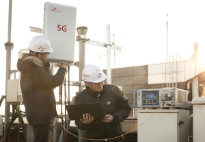 SK텔레콤, ‘한국형 5G 생태계’ 확산에 나섰다…국내 통신장비와 5G 중계기술 개발